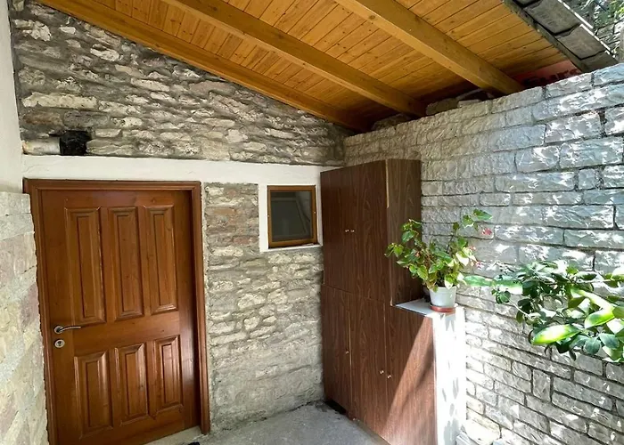 Daire Klajd Gjirokastër